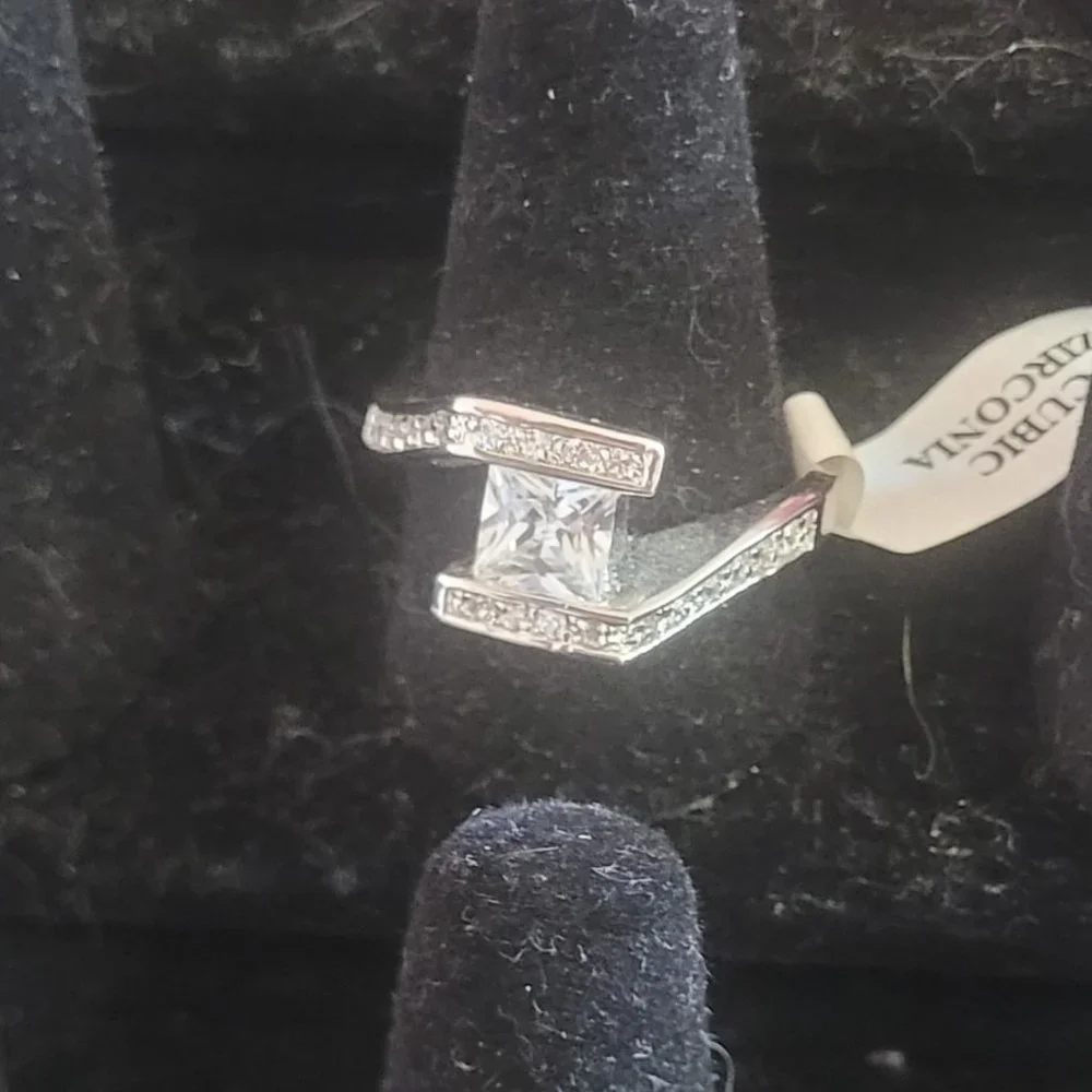 PARK LANE 1/2 Carat CZ “Dashing” NWT Cocktail Ring - Picture 3 of 7